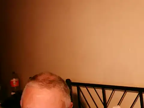 Snapshot of 100Tauros chatting on October 3, 9:12 pm 100Tauros online show from October 3, 9:12 pm