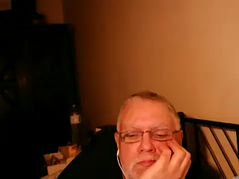 Snapshot of 100Tauros chatting on October 5, 9:45 pm 100Tauros online show from October 5, 9:45 pm