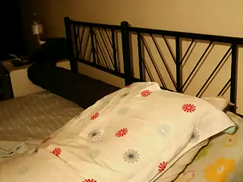 Snapshot of 100Tauros chatting on October 6, 9:56 pm 100Tauros online show from October 6, 9:56 pm