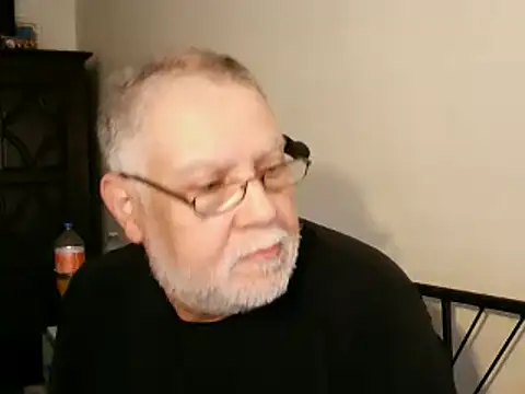 Snapshot of 100Tauros chatting on October 10, 10:36 am 100Tauros online show from October 10, 10:36 am