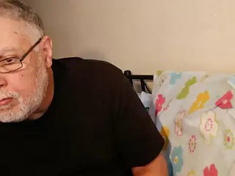 Snapshot of 100Tauros chatting on October 13, 10:26 am 100Tauros online show from October 13, 10:26 am