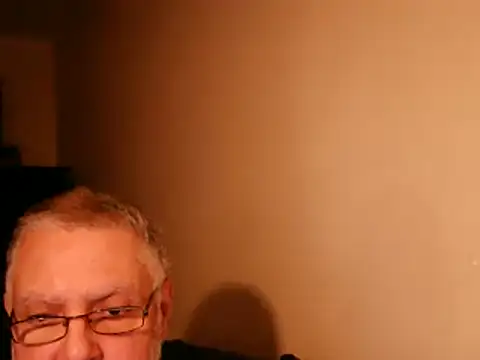 Snapshot of 100Tauros chatting on October 15, 9:04 pm 100Tauros online show from October 15, 9:04 pm