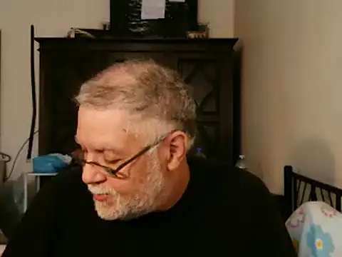 Snapshot of 100Tauros chatting on October 17, 12:19 pm 100Tauros online show from October 17, 12:19 pm