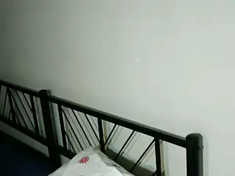 Snapshot of 100Tauros chatting on October 23, 9:19 am 100Tauros online show from October 23, 9:19 am