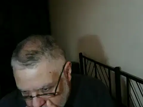 Snapshot of 100Tauros chatting on October 24, 9:28 am 100Tauros online show from October 24, 9:28 am