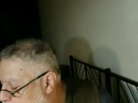 Snapshot of 100Tauros chatting on October 28, 10:19 am 100Tauros online show from October 28, 10:19 am