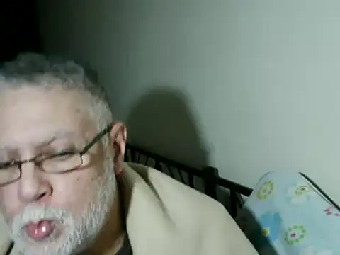 Snapshot of 100Tauros chatting on October 30, 10:43 pm 100Tauros online show from October 30, 10:43 pm