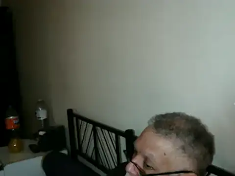 Snapshot of 100Tauros chatting on November 5, 10:15 am 100Tauros online show from November 5, 10:15 am