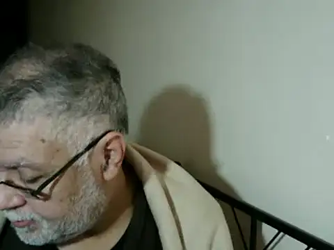 Snapshot of 100Tauros chatting on November 10, 12:37 pm 100Tauros online show from November 10, 12:37 pm