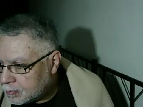 Snapshot of 100Tauros chatting on November 13, 10:25 am 100Tauros online show from November 13, 10:25 am