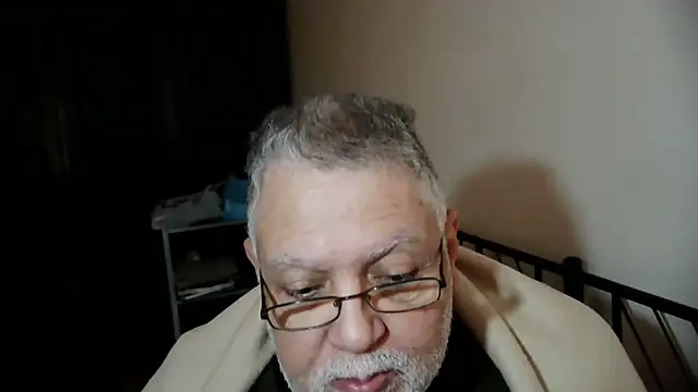 Snapshot of 100Tauros chatting on November 17, 3:40 pm 100Tauros online show from November 17, 3:40 pm