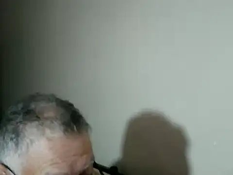 Snapshot of 100Tauros chatting on November 22, 8:46 am 100Tauros online show from November 22, 8:46 am