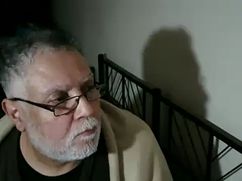 Snapshot of 100Tauros chatting on November 25, 4:51 pm 100Tauros online show from November 25, 4:51 pm