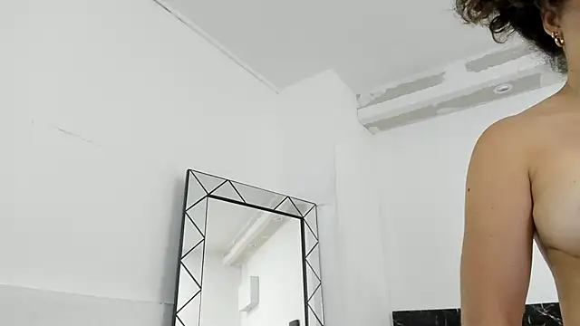 Juliabadlee online show from January 8, 2:25 am