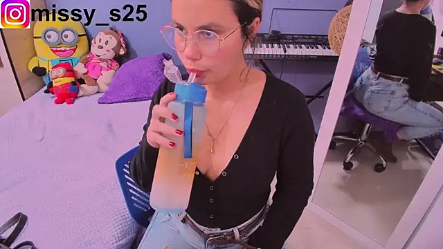 Snapshot of gigi_stephans chatting on October 25, 8:14 pm gigi stephans online show from October 25, 8:14 pm