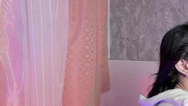 Snapshot of Mara_friendboy699 chatting on December 14, 7:46 pm Mara friendboy699 online show from December 14, 7:46 pm