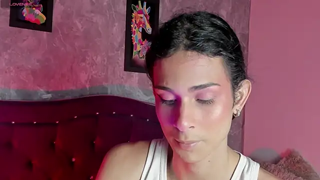 Snapshot of Mara_friendboy699 chatting on December 20, 8:01 pm Mara friendboy699 online show from December 20, 8:01 pm