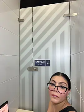 Snapshot of zui_lu chatting on November 3, 4:03 am zui lu online show from November 3, 4:03 am