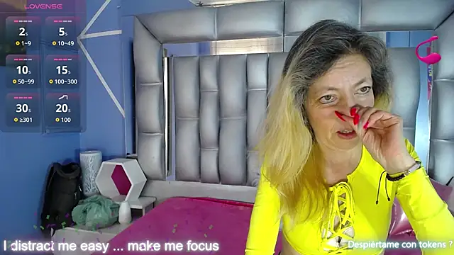 sophia ny online show from October 3, 1:52 pm