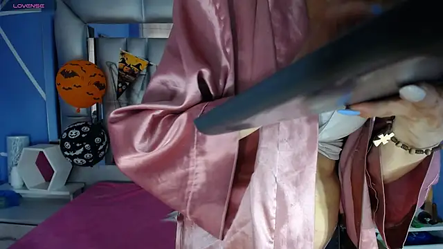 sophia ny online show from October 31, 1:56 pm