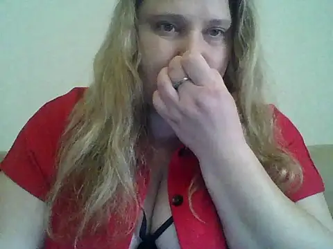 ParisMimi online show from April 22, 10:39 am