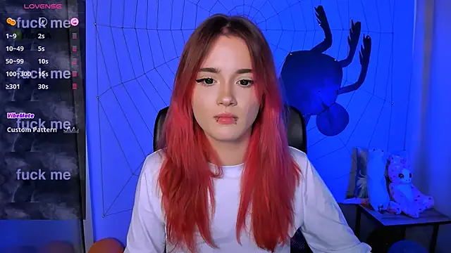 Snapshot of liana_kisses chatting on October 28, 7:49 pm liana kisses online show from October 28, 7:49 pm