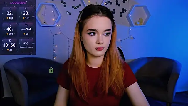 Snapshot of liana_kisses chatting on November 9, 8:07 pm liana kisses online show from November 9, 8:07 pm