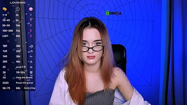 Snapshot of liana_kisses chatting on November 10, 8:19 pm liana kisses online show from November 10, 8:19 pm