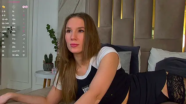 LeslieMines online show from February 21, 11:55 am