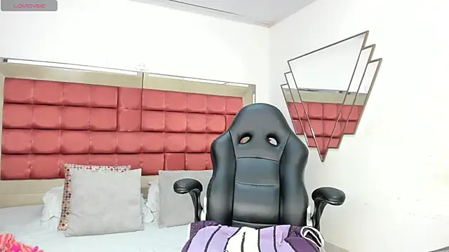 Snapshot of BarbaraKnox_ chatting on January 5, 12:10 pm BarbaraKnox online show from January 5, 12:10 pm