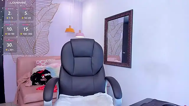 Snapshot of BarbaraKnox_ chatting on March 12, 12:20 am BarbaraKnox online show from March 12, 12:20 am