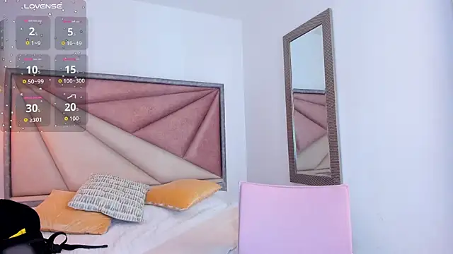 Snapshot of BarbaraKnox_ chatting on October 7, 12:30 am BarbaraKnox online show from October 7, 12:30 am