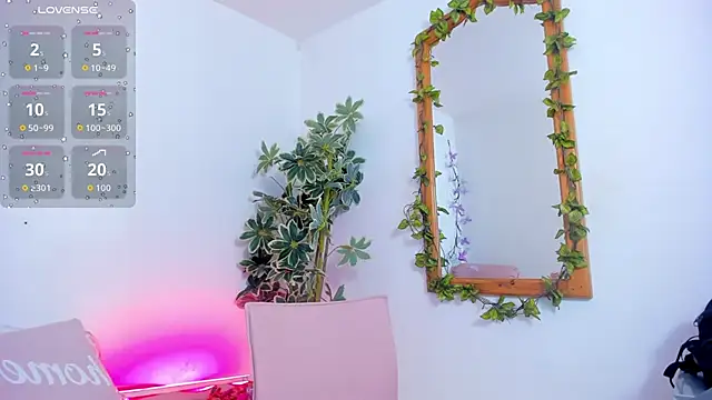 Snapshot of BarbaraKnox_ chatting on October 8, 11:57 pm BarbaraKnox online show from October 8, 11:57 pm