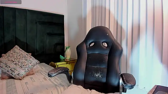 BarbaraKnox  online show from March 24, 11:59 am