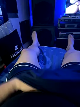 Snapshot of MatthewEmme chatting on November 23, 12:21 am MatthewEmme online show from November 23, 12:21 am