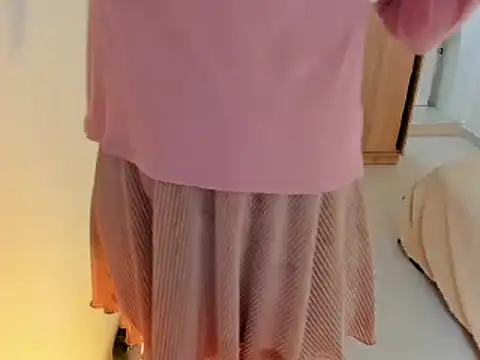 misstoya online show from December 23, 1:18 am