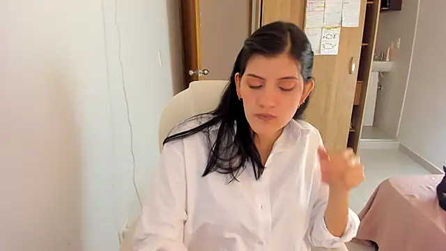 misstoya online show from January 25, 5:19 pm