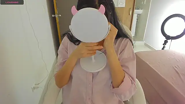 misstoya online show from February 12, 4:23 am