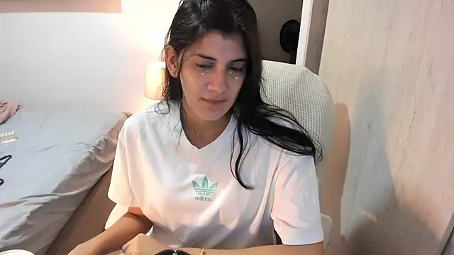 misstoya online show from September 20, 3:57 pm