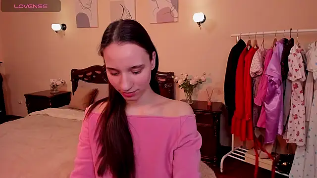 Snapshot of StaceySunny chatting on February 17, 11:34 am StaceySunny online show from February 17, 11:34 am