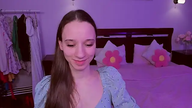 Snapshot of StaceySunny chatting on February 11, 5:40 pm StaceySunny online show from February 11, 5:40 pm