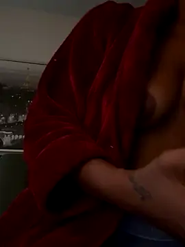 Snapshot of goldbuni chatting on November 11, 12:49 pm goldbuni online show from November 11, 12:49 pm