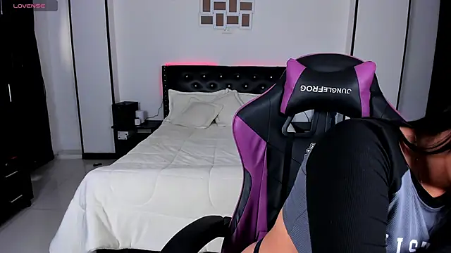 Snapshot of Meghan_As chatting on November 25, 1:55 pm Meghan As online show from November 25, 1:55 pm