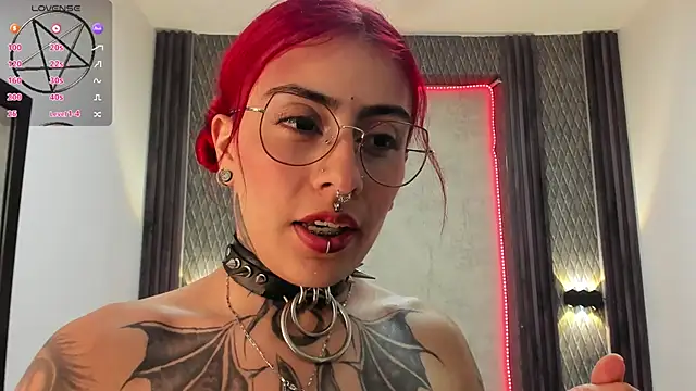 selene red  online show from February 17, 7:21 pm