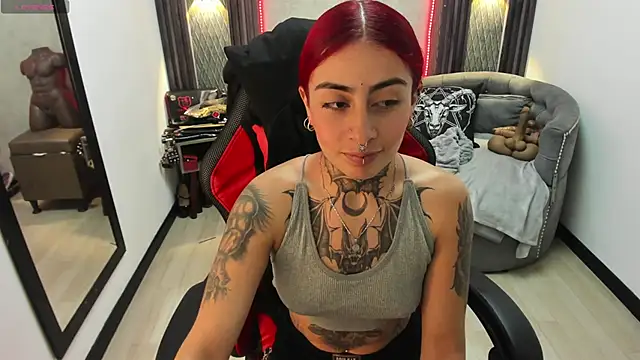 selene red  online show from February 25, 3:49 pm