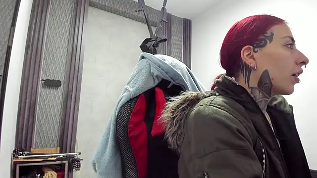 selene red  online show from February 20, 12:29 am