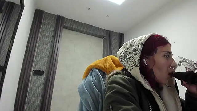 selene red  online show from April 10, 12:49 am