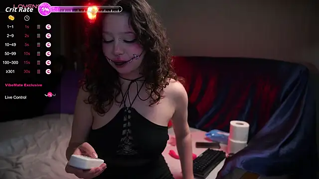 Snapshot of Megan___Cox chatting on October 31, 8:21 pm Megan Cox online show from October 31, 8:21 pm