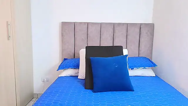 karina lewis  online show from January 17, 3:12 am