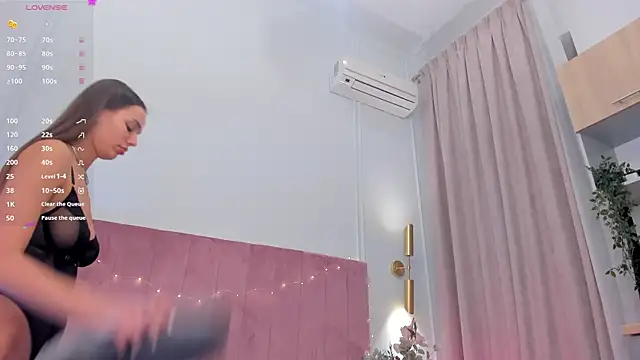 Snapshot of AprilWong chatting on January 16, 12:20 pm AprilWong online show from January 16, 12:20 pm